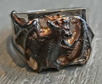 Мужское золотое кольцо Летучая мышь  Авторская работа  Изготовление на заказ эксклюзивных ювелирных изделий
