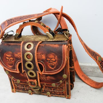 самая оригинальная и самая дорогая авторская кожаная сумка с ковкой
