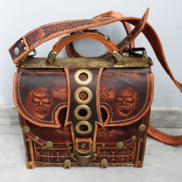 дизайнерская сумка унисекс с кованными элементами настоящая вещь